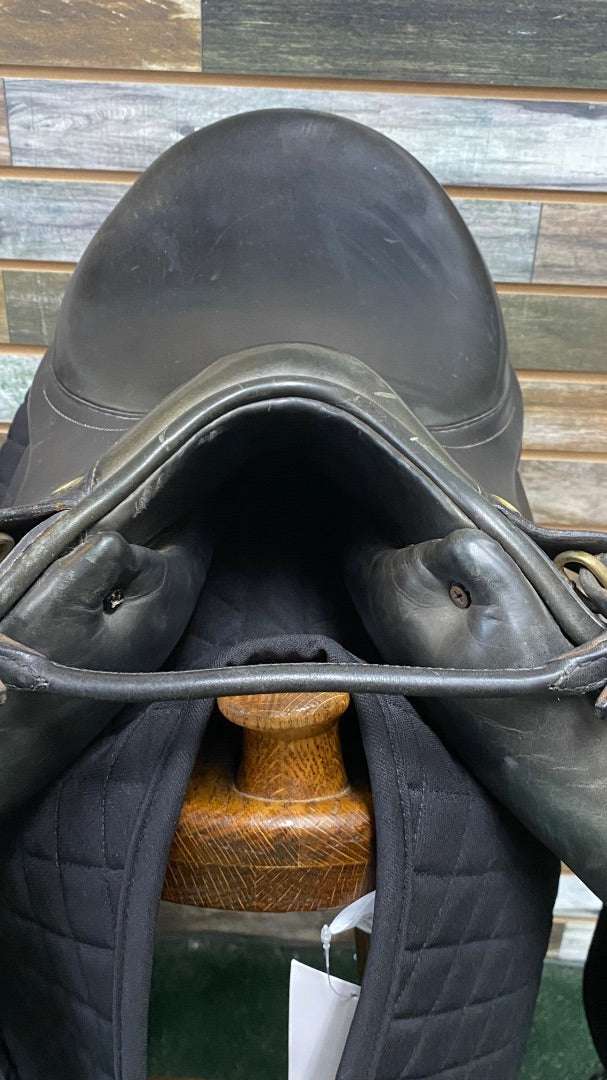 USED 17" HDR Rivella Dressage Saddle