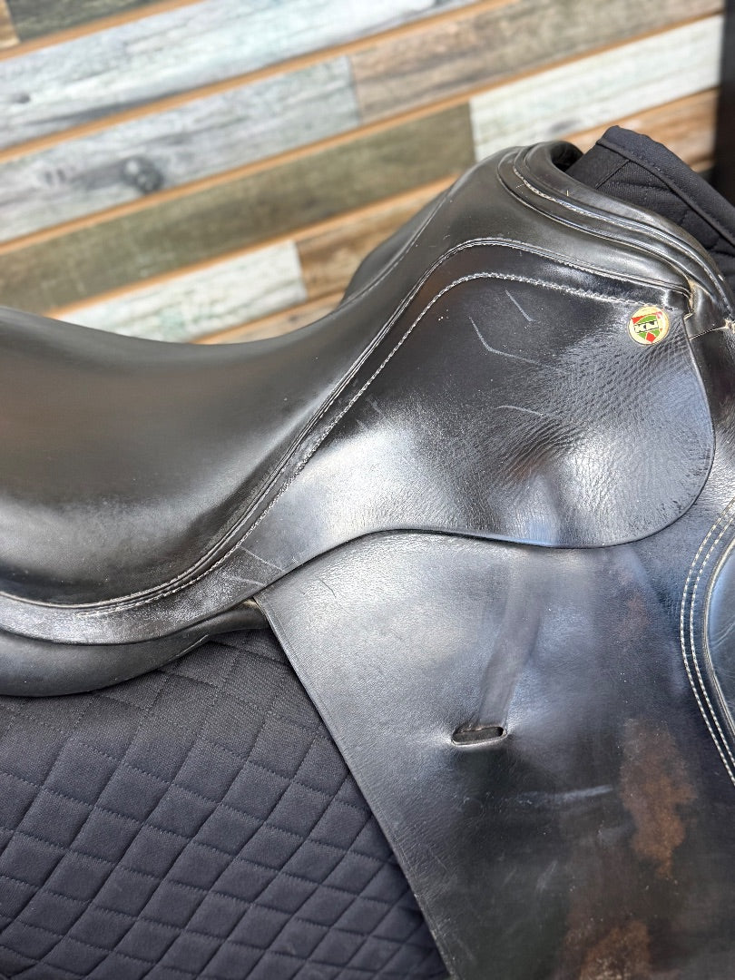 USED 17" Karl Neidersuss Dressage Saddle