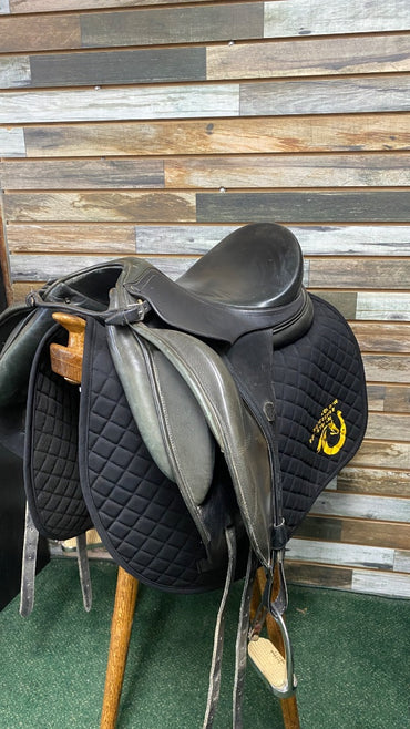 USED 17" HDR Rivella Dressage Saddle