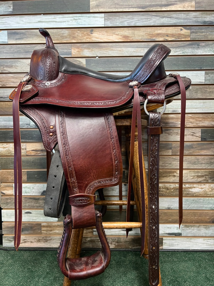 USED Hilason Gaited Flex Tree Saddle 16" Burgundy