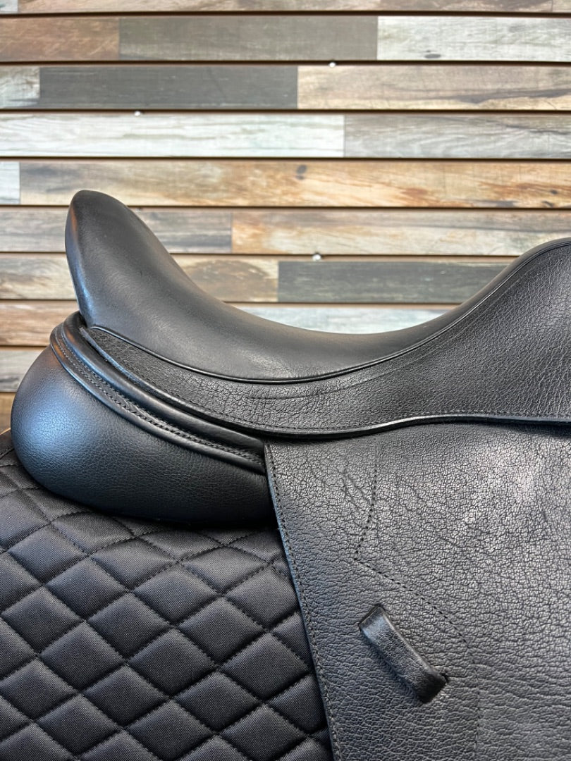 USED Ryder Panamera Dressage Saddle 18" Black