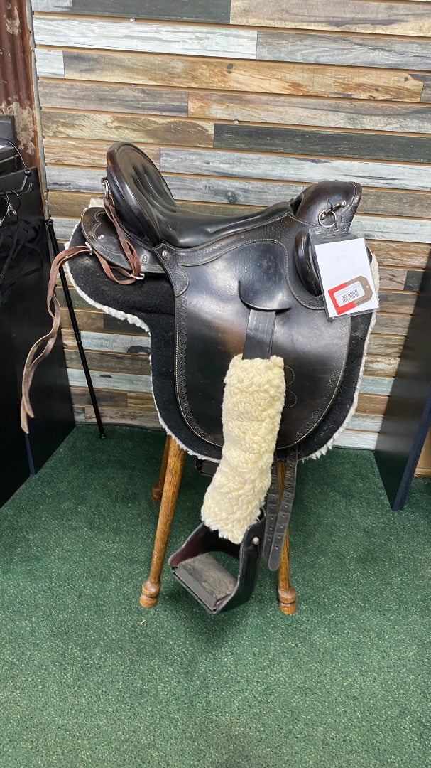 USED OrthoFlex Trail/ Endurance Saddle 15" Black