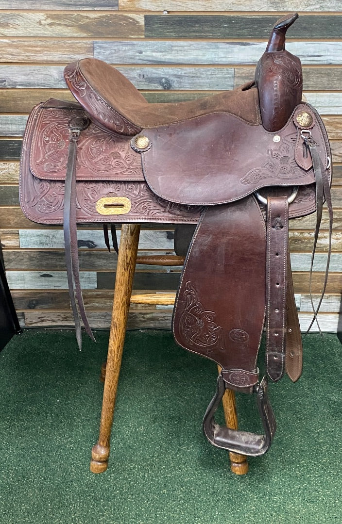 USED Royal King Western Trail Saddle 7" gullet/ 16" seat Dark Oil
