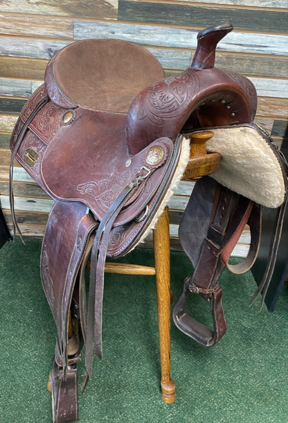 USED Royal King Western Trail Saddle 7" gullet/ 16" seat Dark Oil