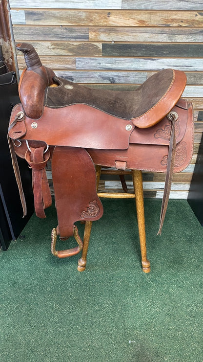 USED Buffalo Saddlery Custom Made Western Saddle 8" Gullet, 20" Seat Medium Oil Leather