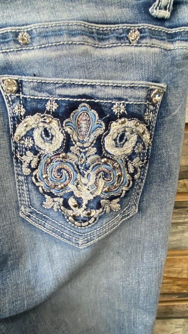 USED Sexy Couture Ladies Straight Leg Embroidered Jeans 13 Jean