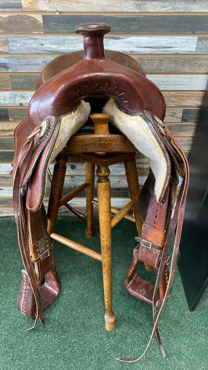 USED Guffey Western Leather Saddle Rough Out Seat 7" Gullet, 16" seat Medium Oil