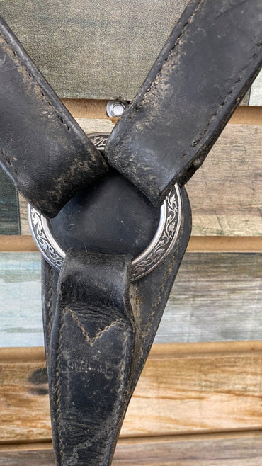 USED Horseshoe Black Leather Breast Collar Horse Black