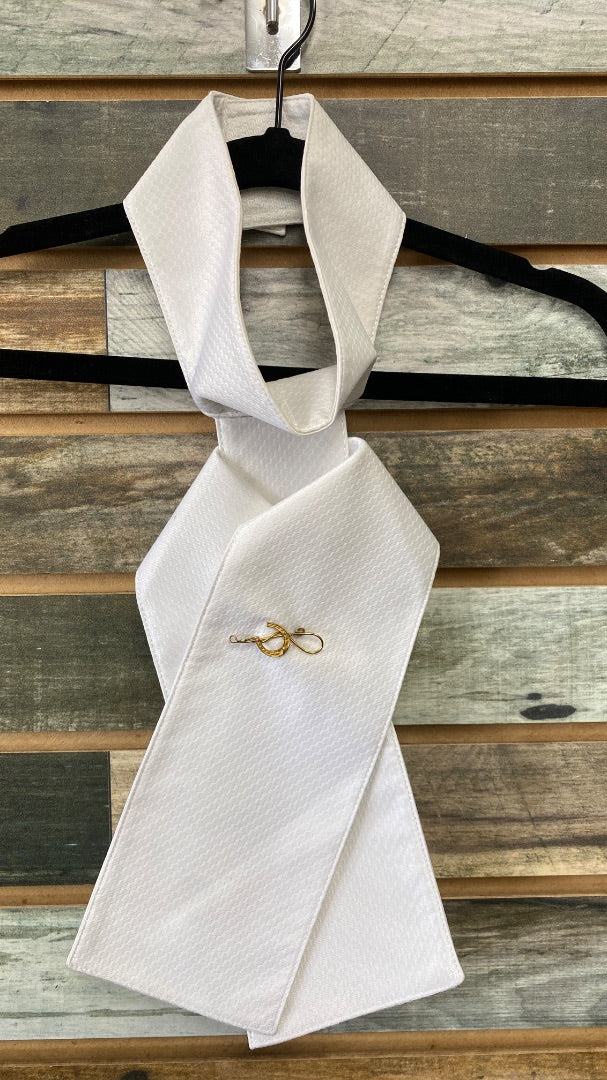 USED Dry-Tek Ladies Show Tie Medium White