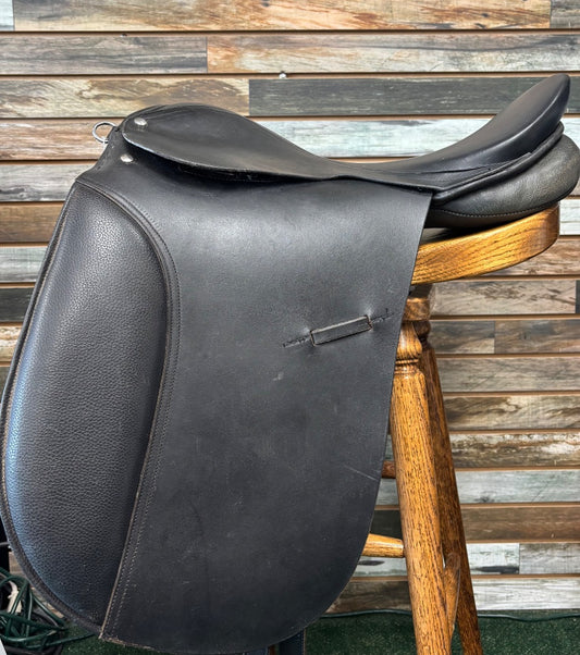 USED Ascot International Dressage Saddle 20" Black