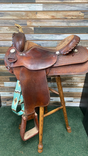 USED Circle Y Western Pleasure/Trail Saddle 15.5” Dark Oil