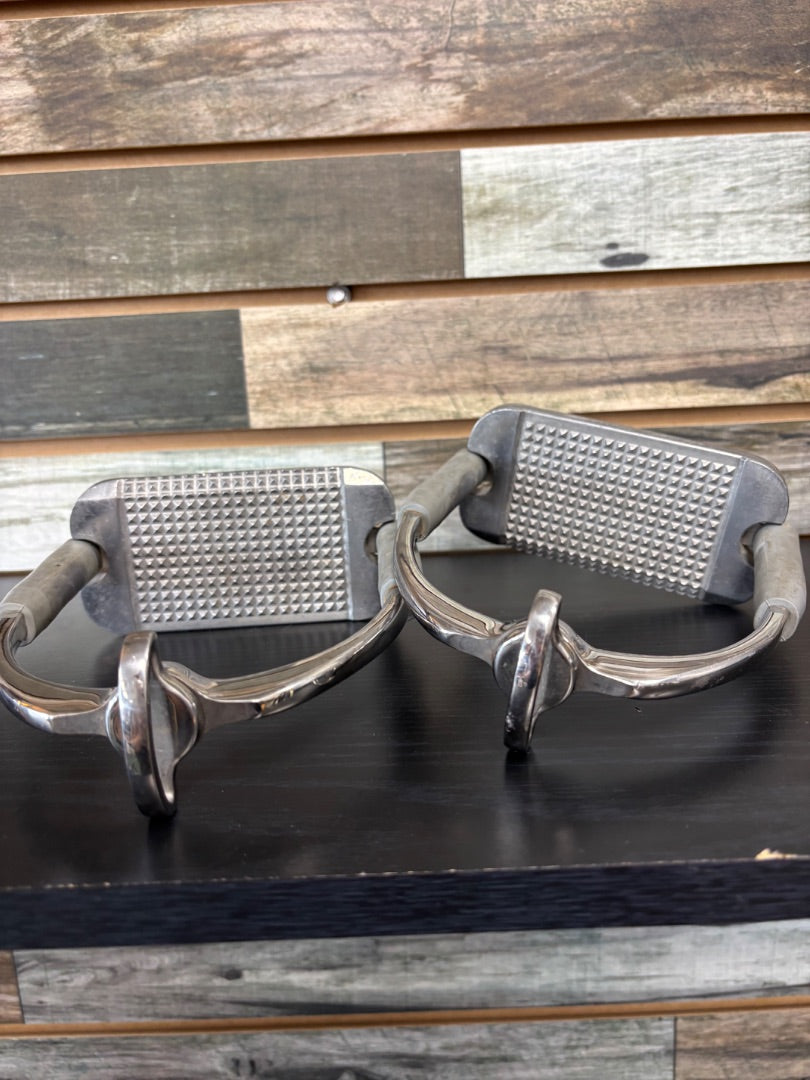 USED MDC Ultimate Stirrups 4.75 Silver
