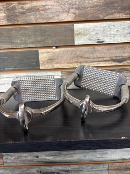 USED MDC Ultimate Stirrups 4.75 Silver