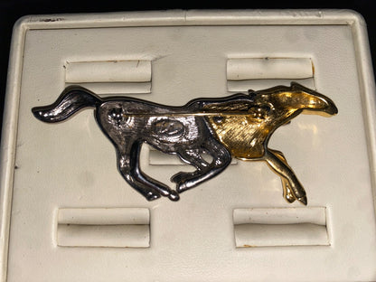 USED  Two Horse Head Pin  Gold