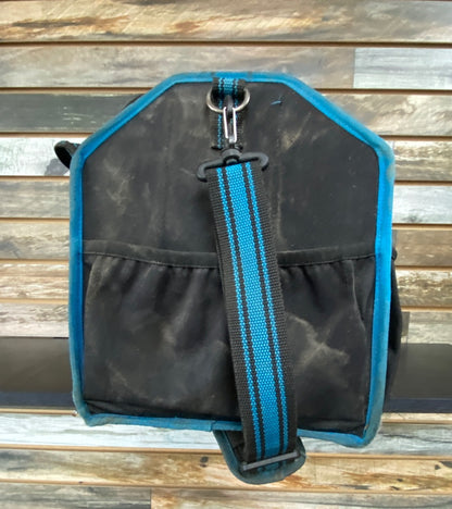 USED Noble Outfitters Grooming Tote Black/Teal  Black/Teal