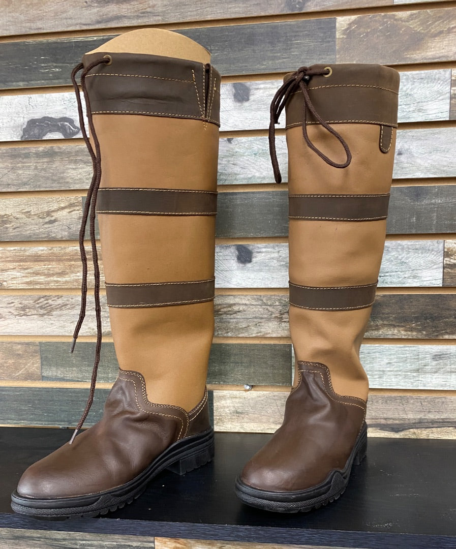 USED TuffRider Brown River Boots Water Resistant NWT 8 Brown