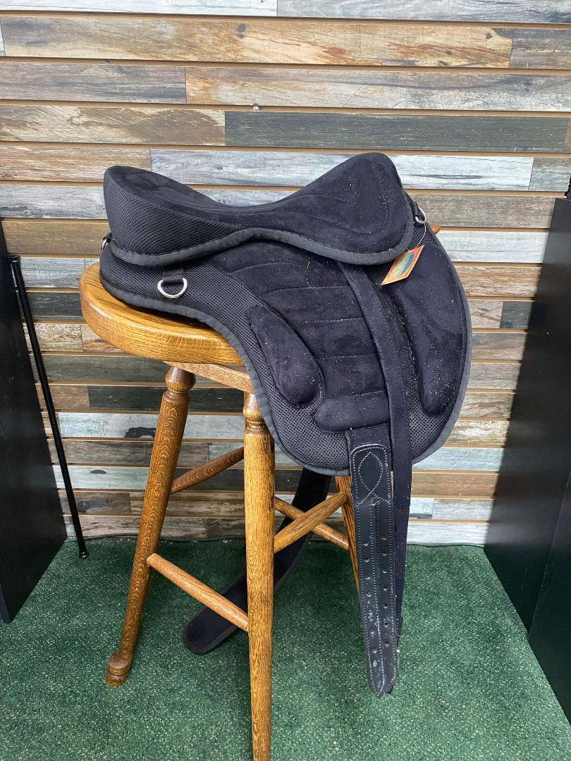 USED Thoroughbred Express Treeless English Saddle 15" Black Suede