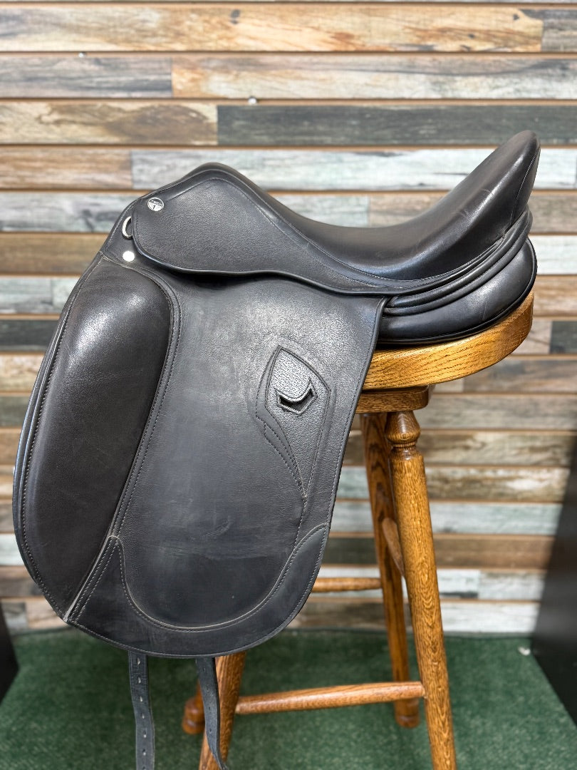 USED Tech 1 Tech 1 Dressage Erre-Plus  Saaddle 17" Black