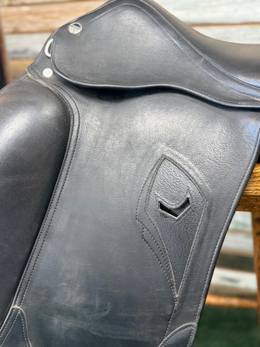 USED Tech 1 Tech 1 Dressage Erre-Plus  Saaddle 17" Black