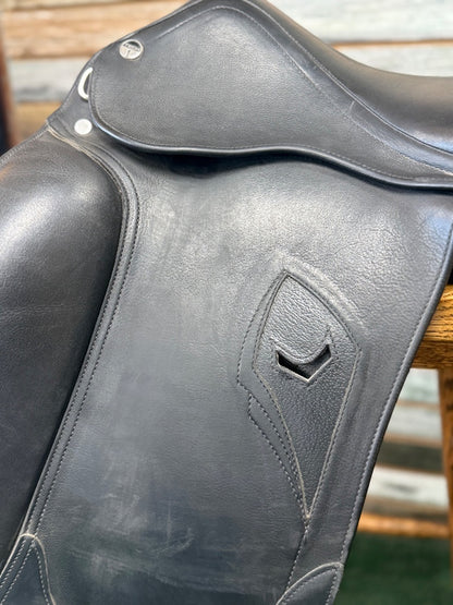 USED Tech 1 Tech 1 Dressage Erre-Plus  Saaddle 17" Black