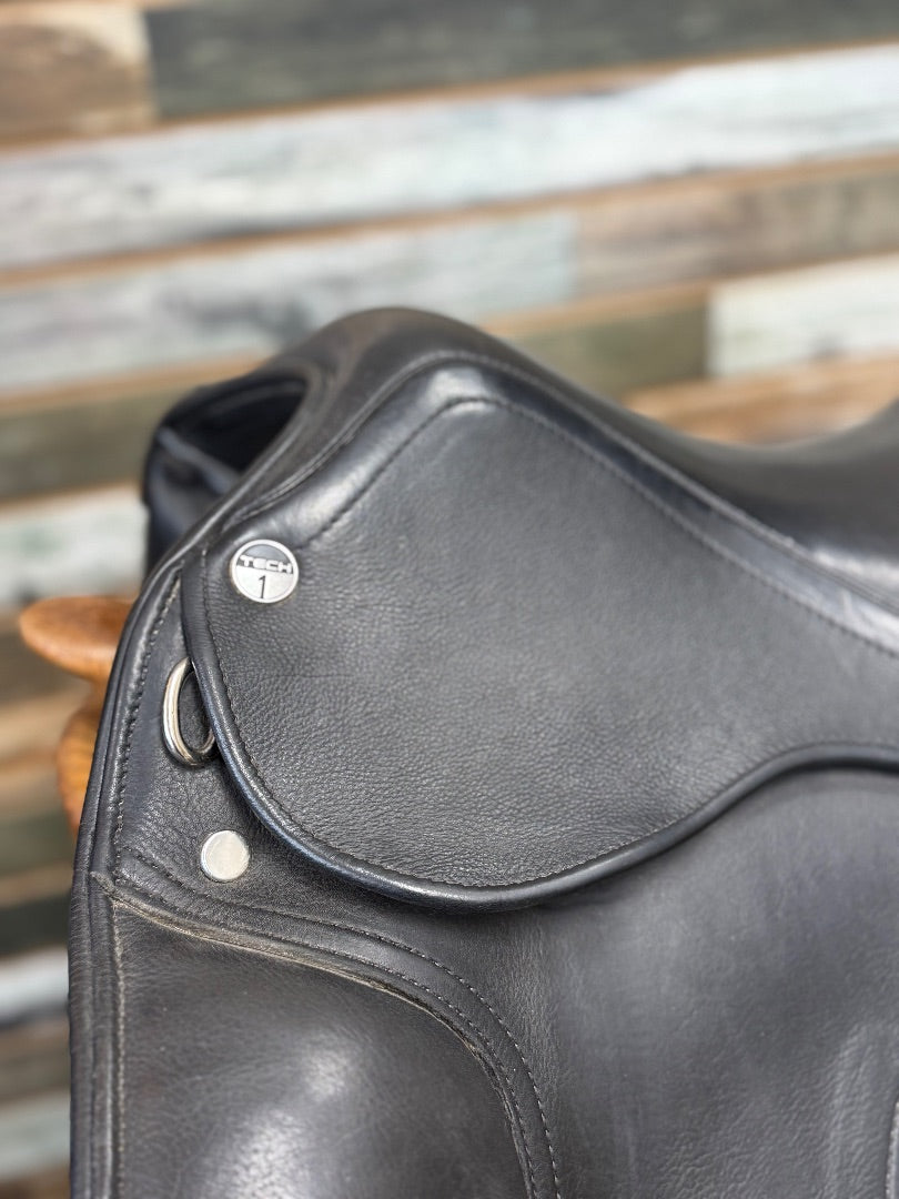 USED Tech 1 Tech 1 Dressage Erre-Plus  Saaddle 17" Black
