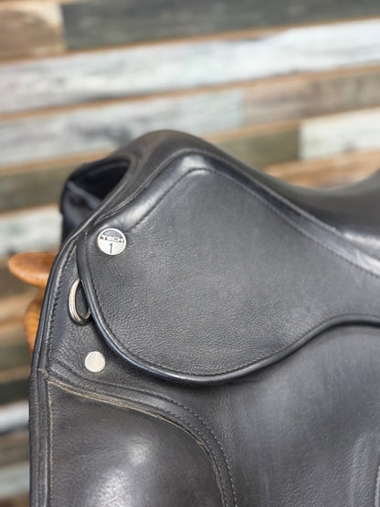 USED Tech 1 Tech 1 Dressage Erre-Plus  Saaddle 17" Black