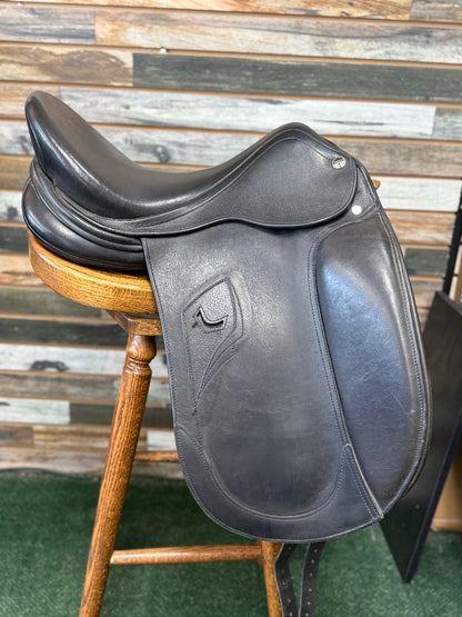 USED Tech 1 Tech 1 Dressage Erre-Plus  Saaddle 17" Black
