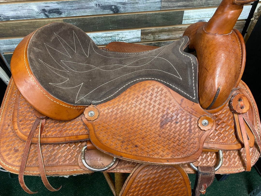 USED Golden Horseshoe Equestrian Western Saddles 16" Seat 7" Gullet Light OIl