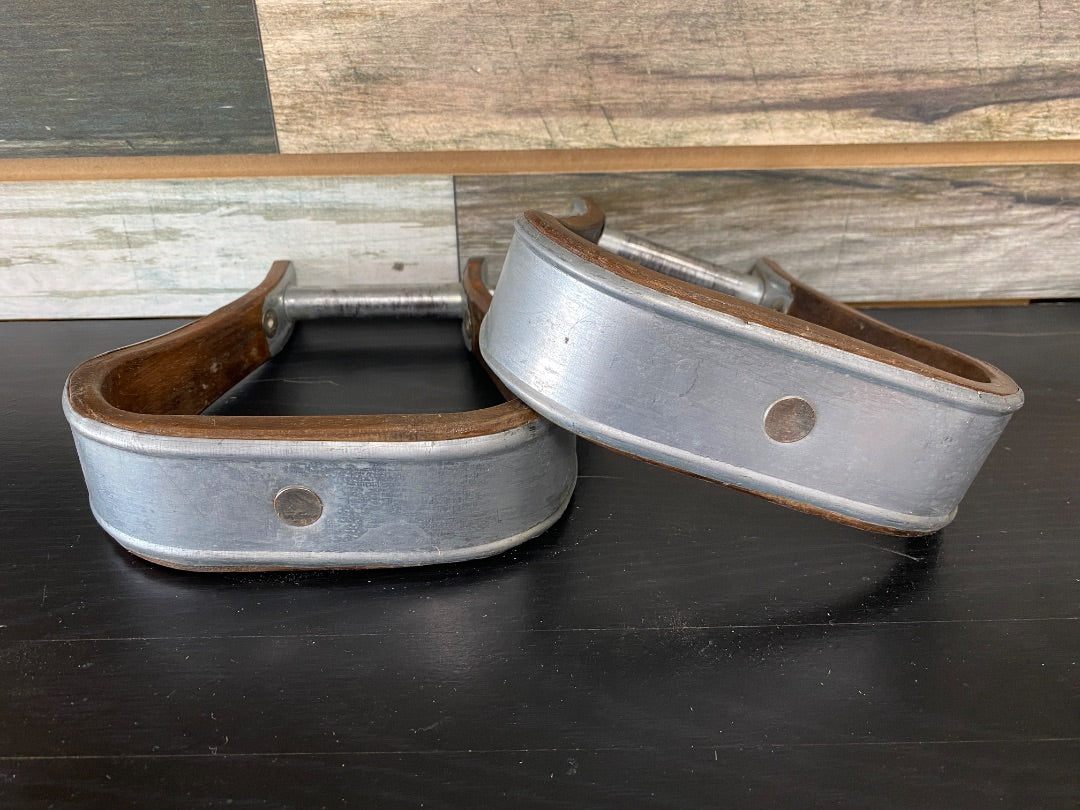 USED Golden Horseshoe Equestrian 1 3/4" Western Stirrups 1 3/4" Metal/Wood