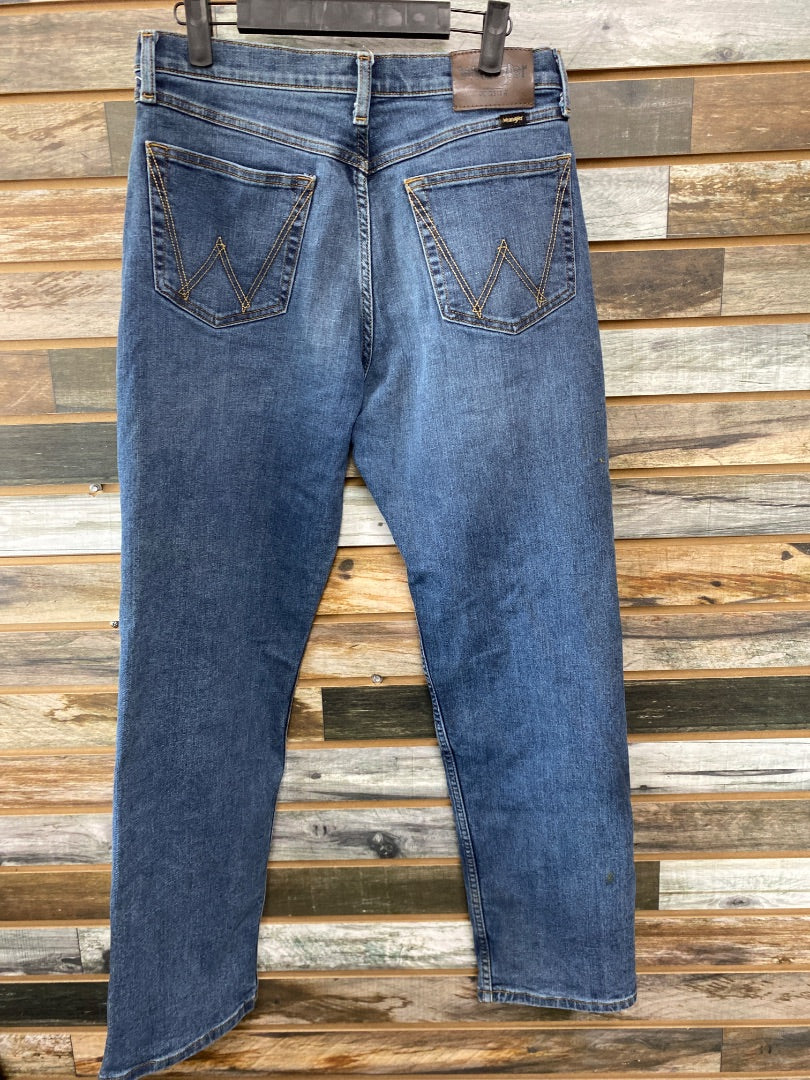 USED Wrangler Ladies Western Jeans 30/30 Medium Wash