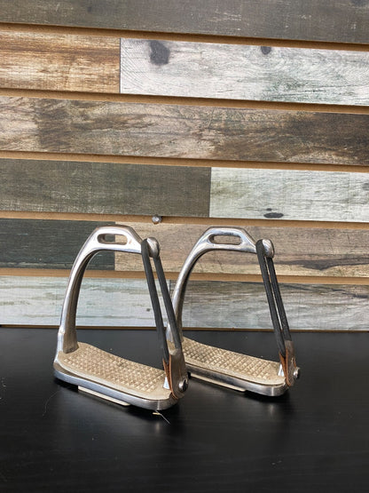 USED Golden Horseshoe Equestrian English Peacock Stirrups 4 1/4” Silver