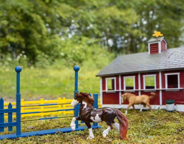 Breyer Red Stable Playset