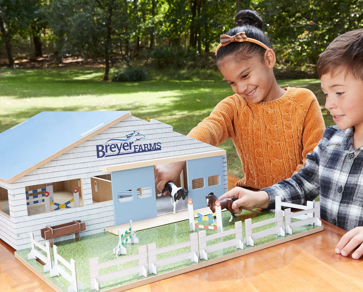 Breyer Farms™ Deluxe Arena Stable