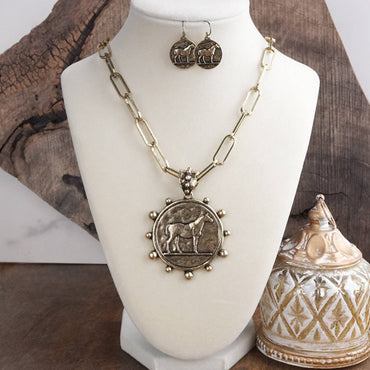Equestrian Western Horse Coin Statement Necklace Set – Worn Gold Tone