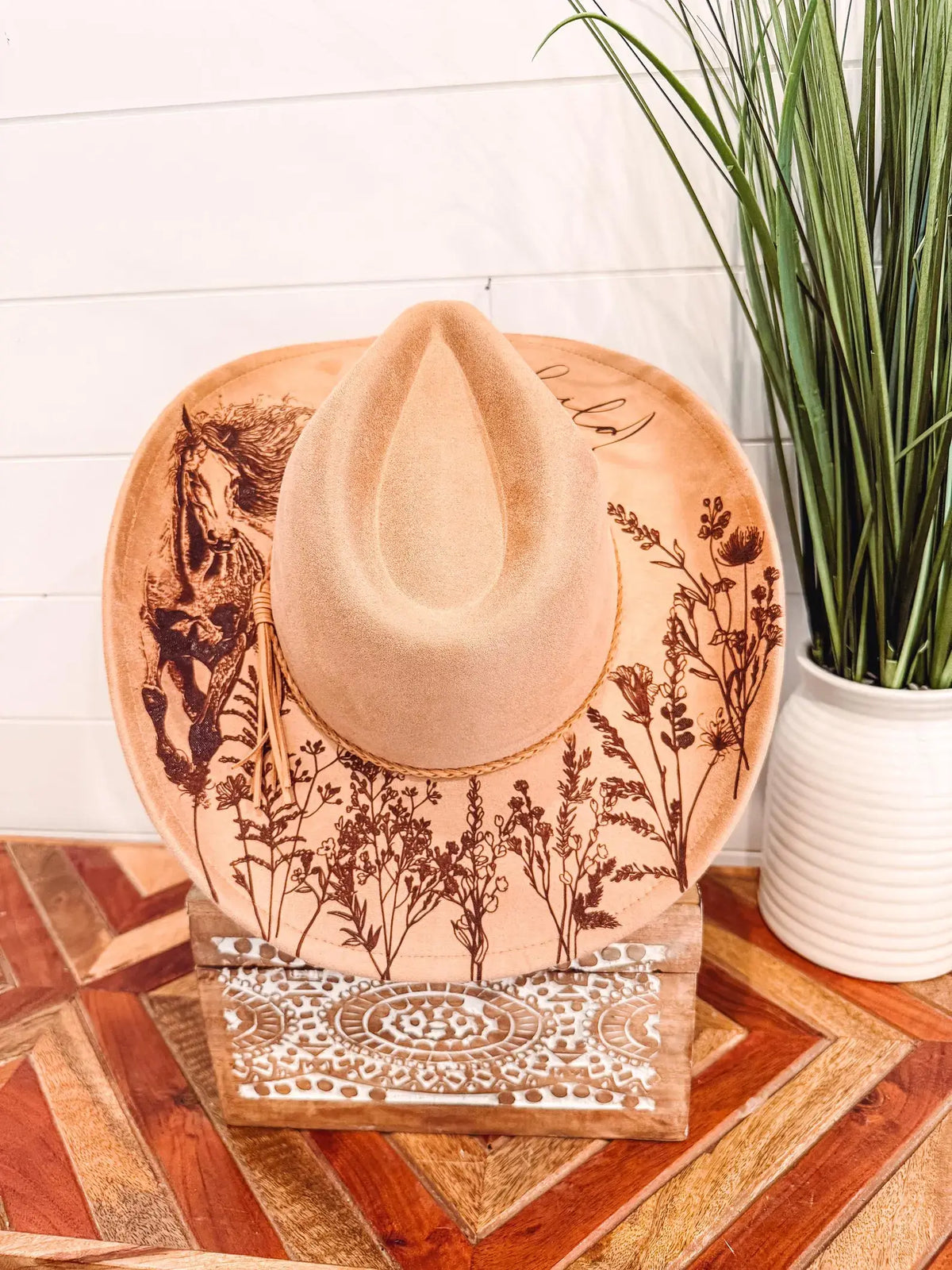 Engraved Wildflower Horse Hat