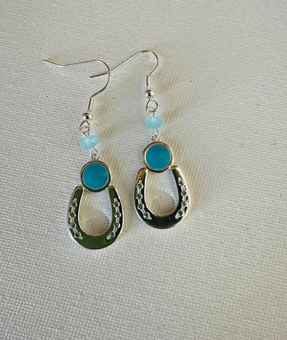 Horseshoe w/aqua bead ER WIRE Jewelry