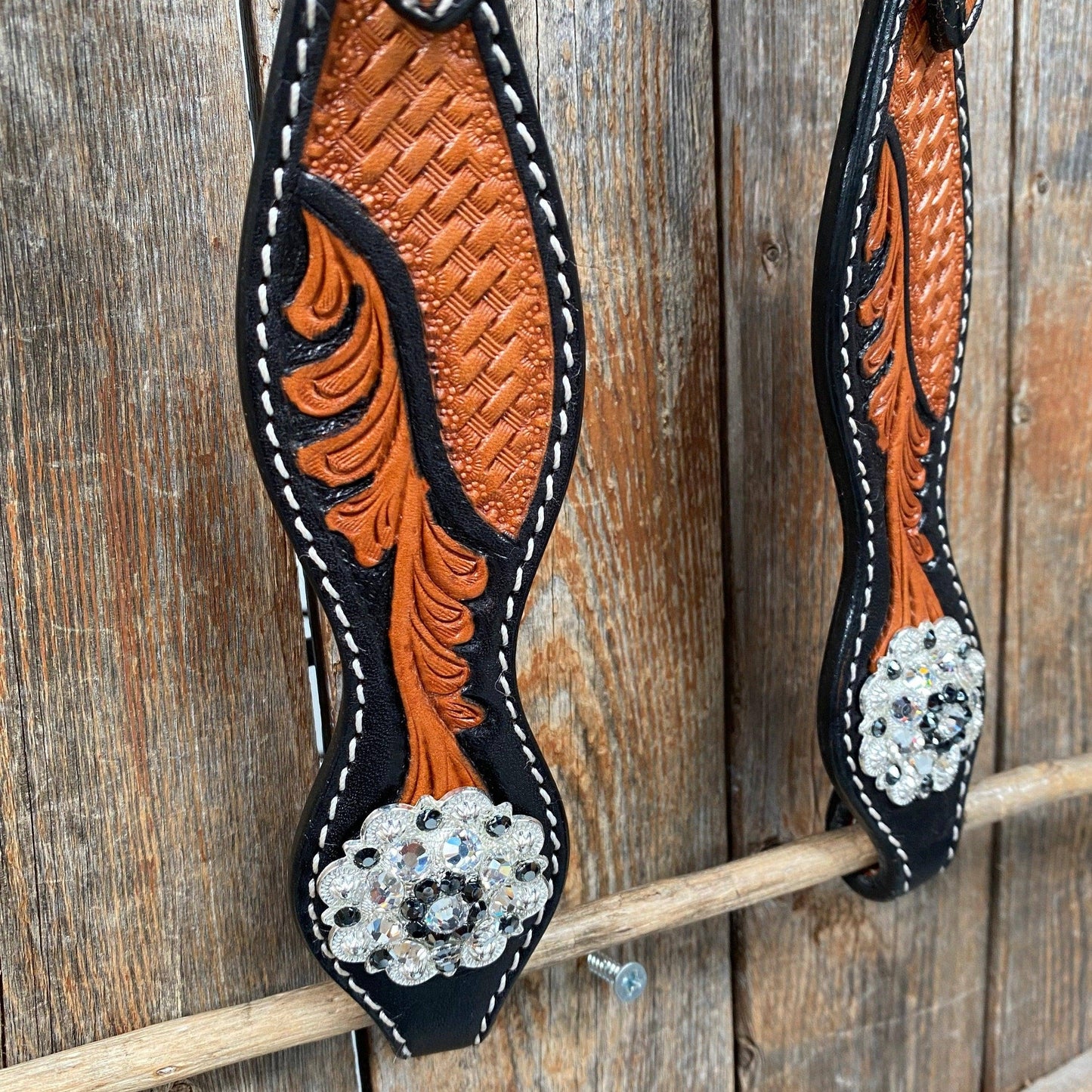 Two Tone Leaf Jet and Clear One Ear & Breastcollar Tack Set #OEBC543