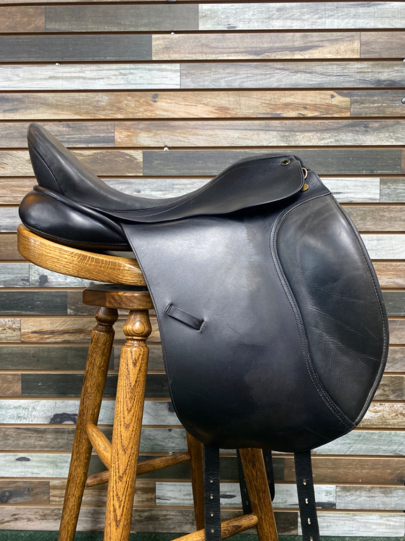 USED Thornhill BlackTuck Dressage Saddle 18” Black