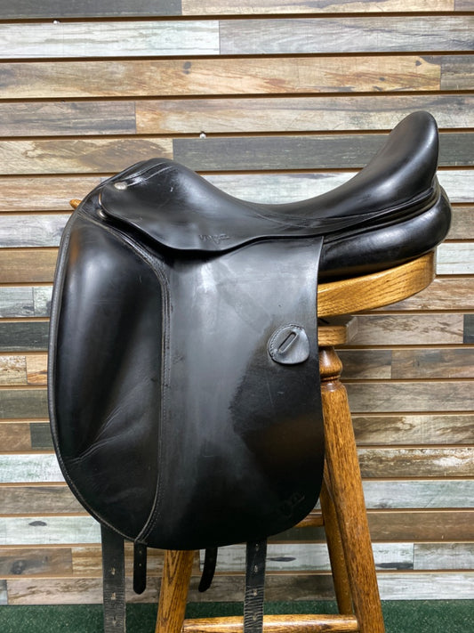 USED Amerigo Vega Dressage Saddle 18” Black