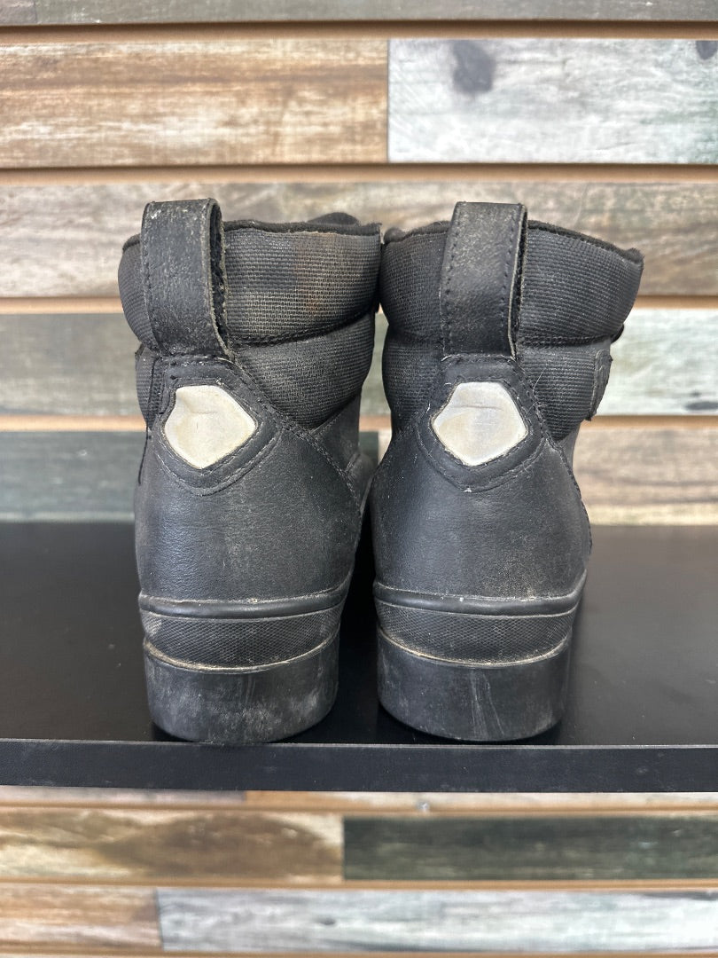 USED Ariat Insulated Boots 7.5 Black