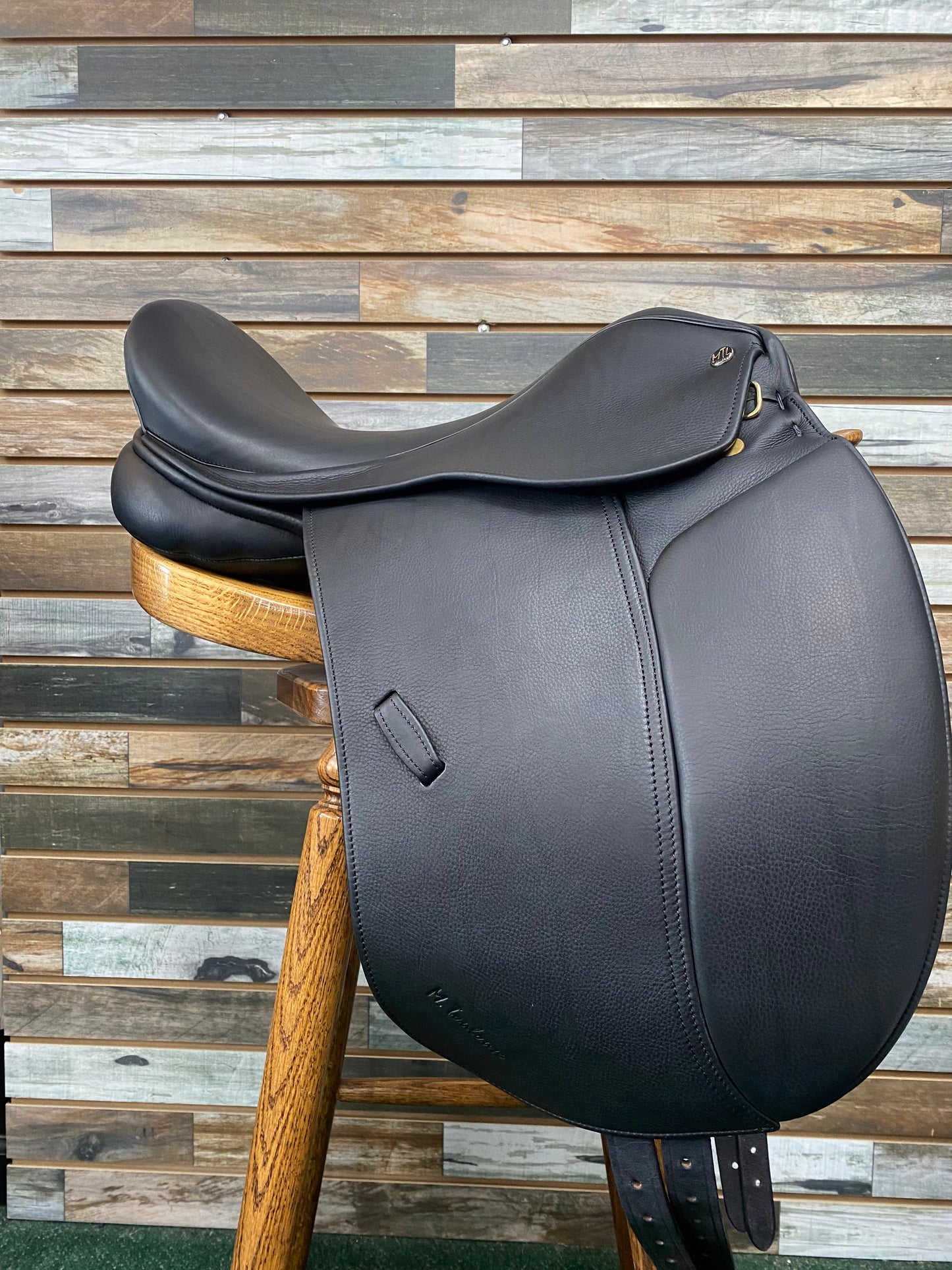 Marcel Toulouse Aachen Dressage Saddle Genesis™ Adjustable Tree™ 17.5"