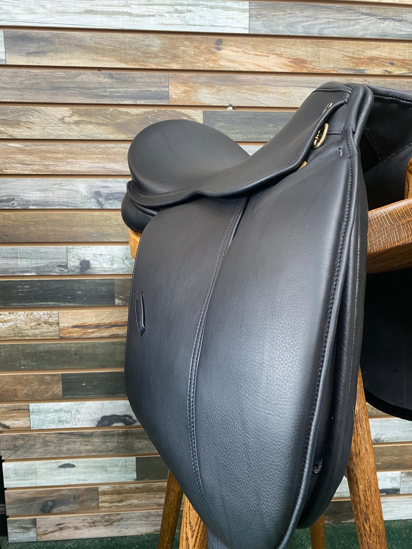 Marcel Toulouse Aachen Dressage Saddle Genesis™ Adjustable Tree™ 17.5"