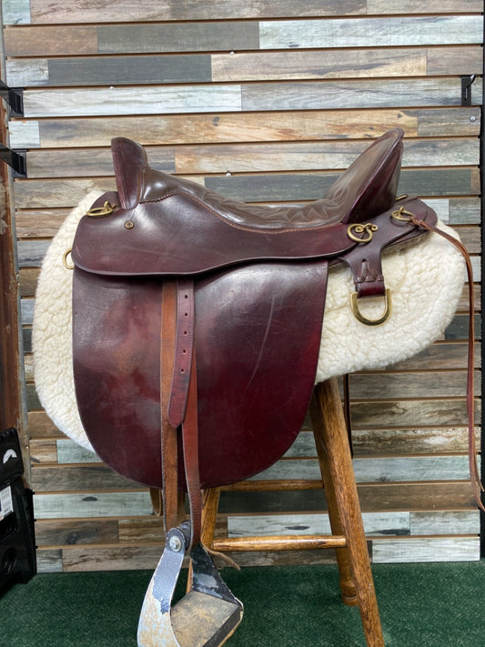 USED Tucker Endurance Trail Saddle 18” Dark Oil