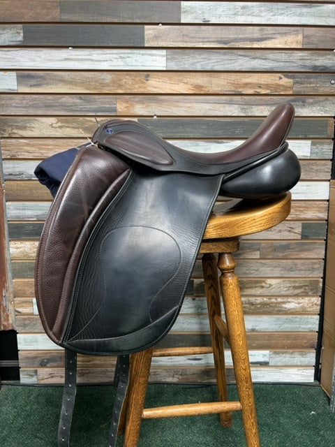 USED Hulsebo Balance Plus Dressage Saddle 17" Black/Brown