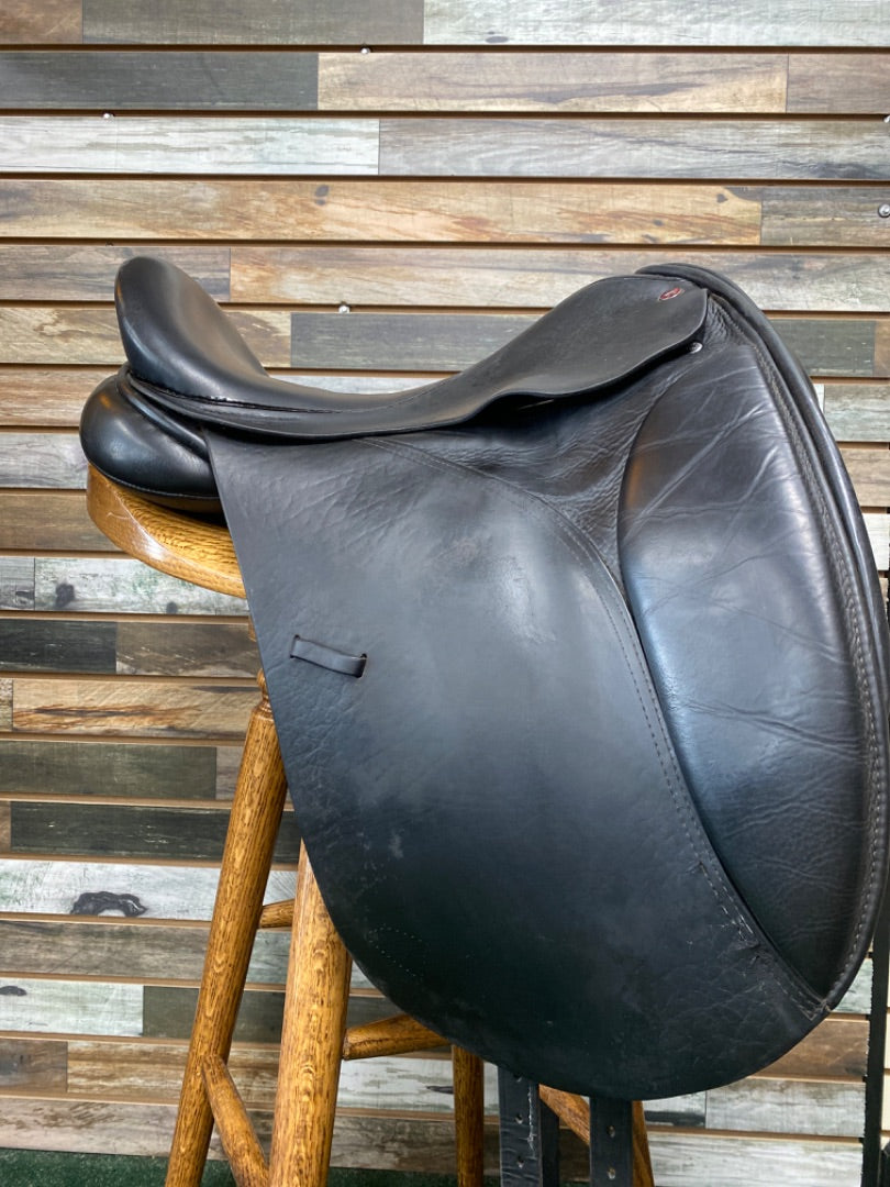 USED Lovatt & Ricketts Dressage Saddle 18" Black