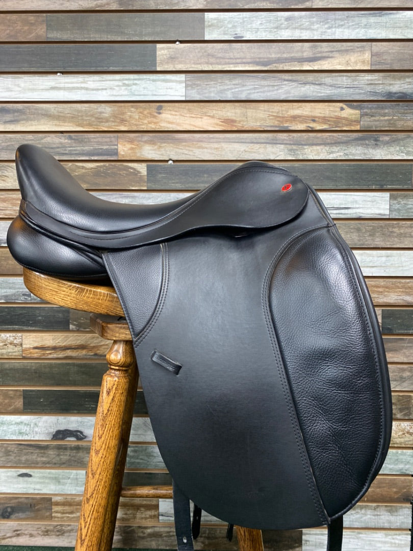 USED Thorowgood Dressage Saddle 17.5 Black