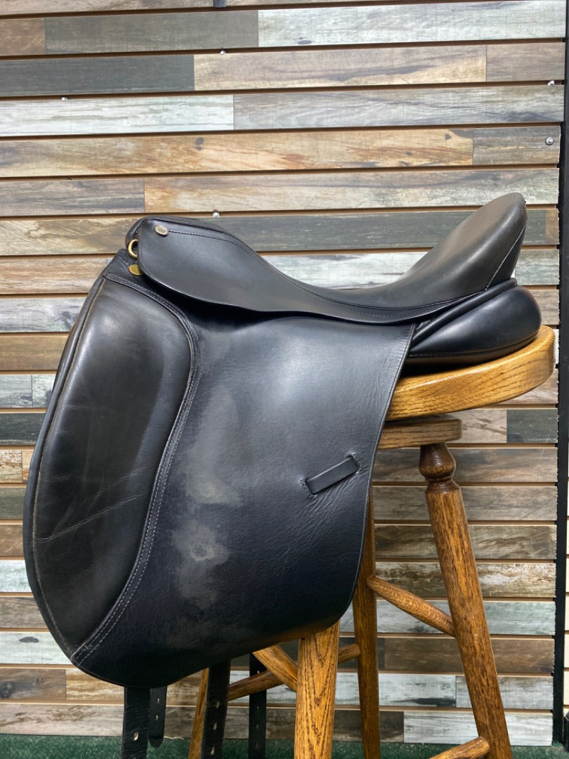 USED Thornhill BlackTuck Dressage Saddle 18” Black