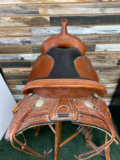 USED Circle Y Trail Flex 2 Saddle 17"