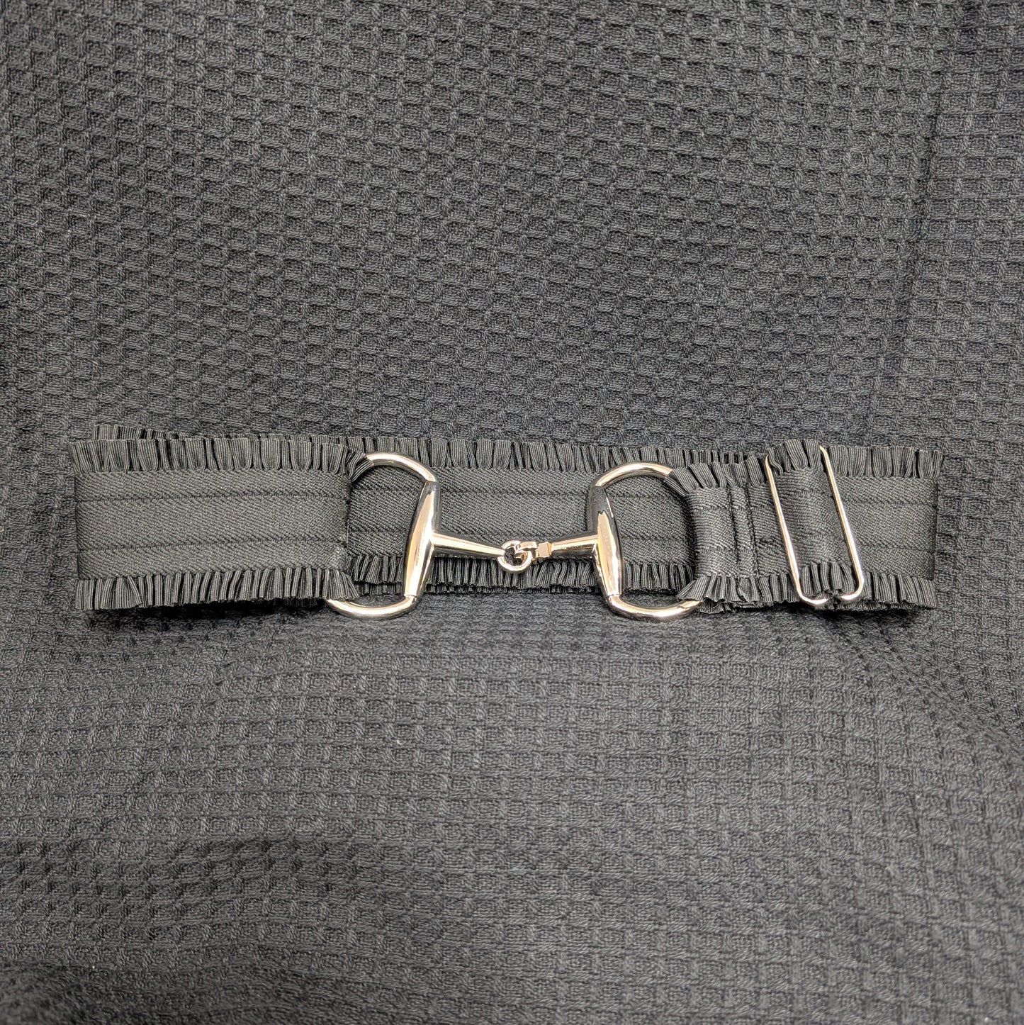 Ladies Ruffled Stretch Belt with Snaffle Bit Clasp