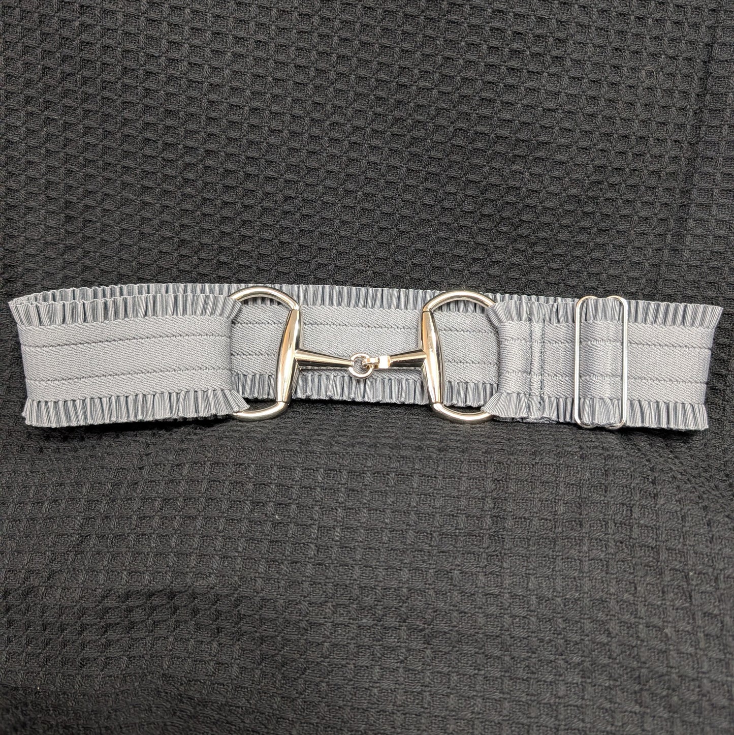 Ladies Ruffled Stretch Belt with Snaffle Bit Clasp